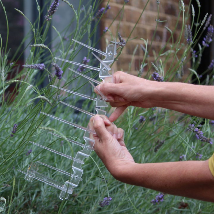 Defender® Opening Window Spikes have snappable pieces to make the spikes smaller if required